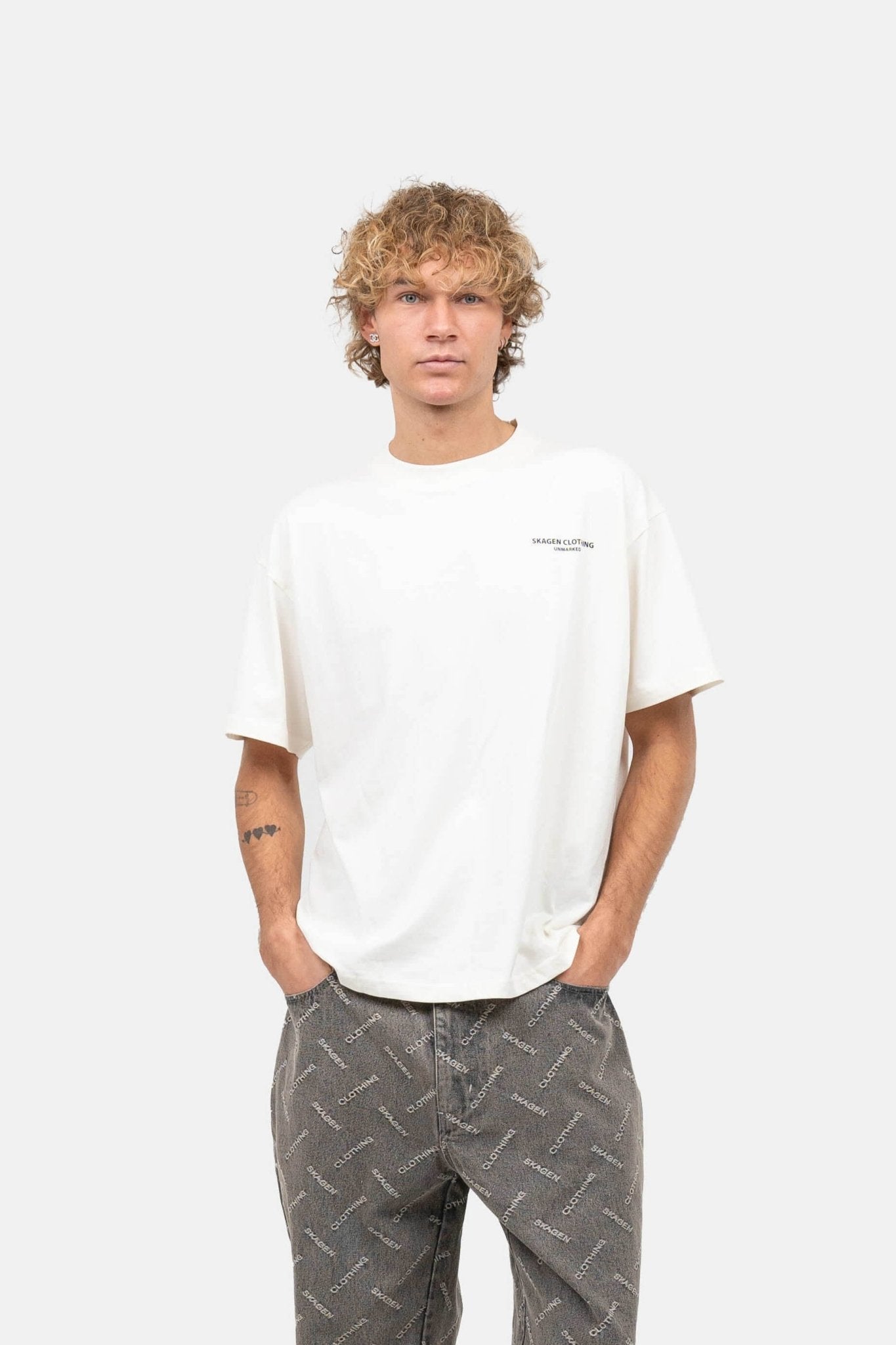 UNMARKED T-shirt Hvid | Skagen-clothing.dk